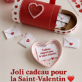 Cadeau fait main pour la Saint-Valentin, décoré avec soin et amour